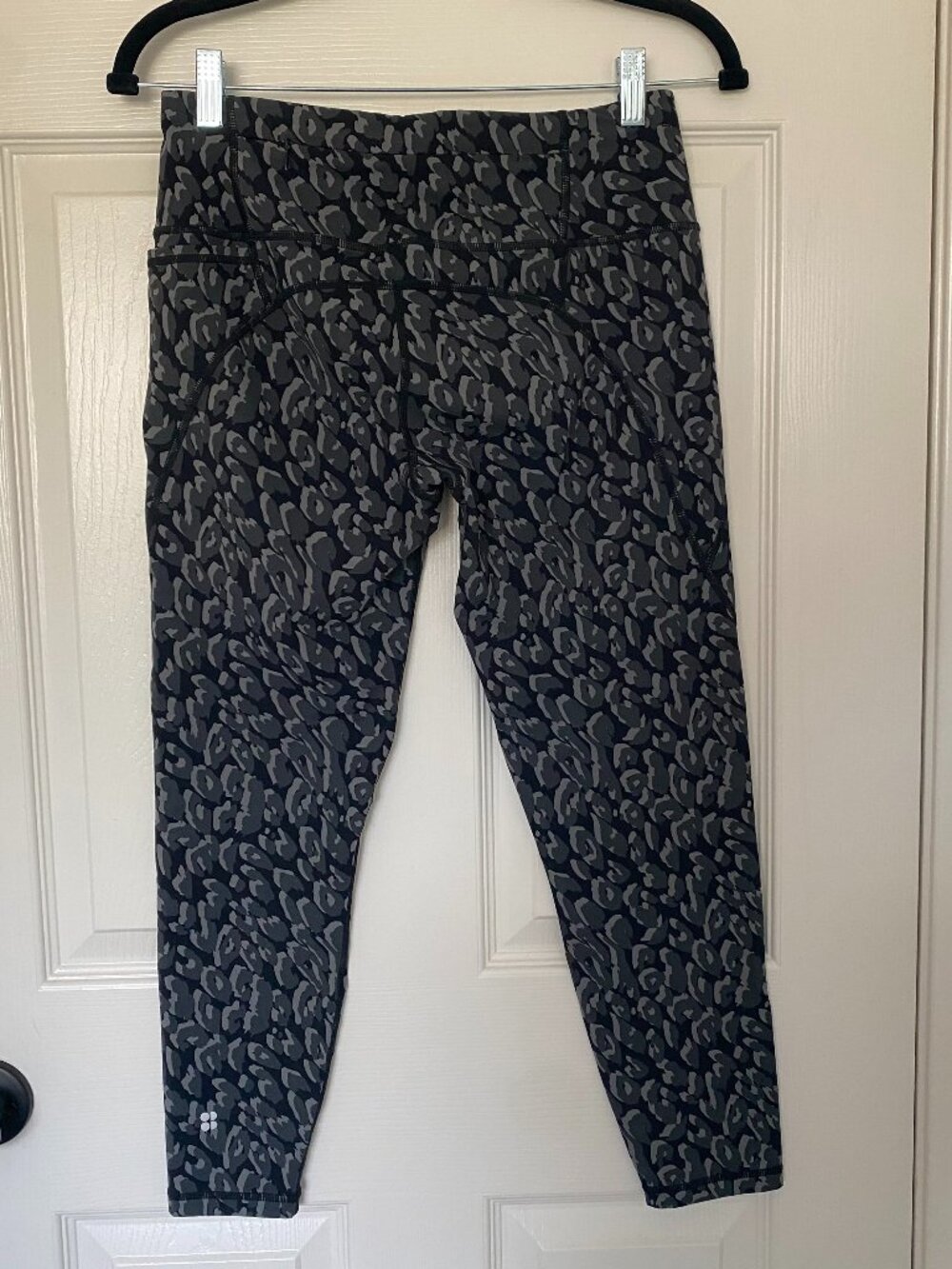 Sweaty Betty | Power 7/8 Leggings in Tonal Leopard - Picture 5 of 11